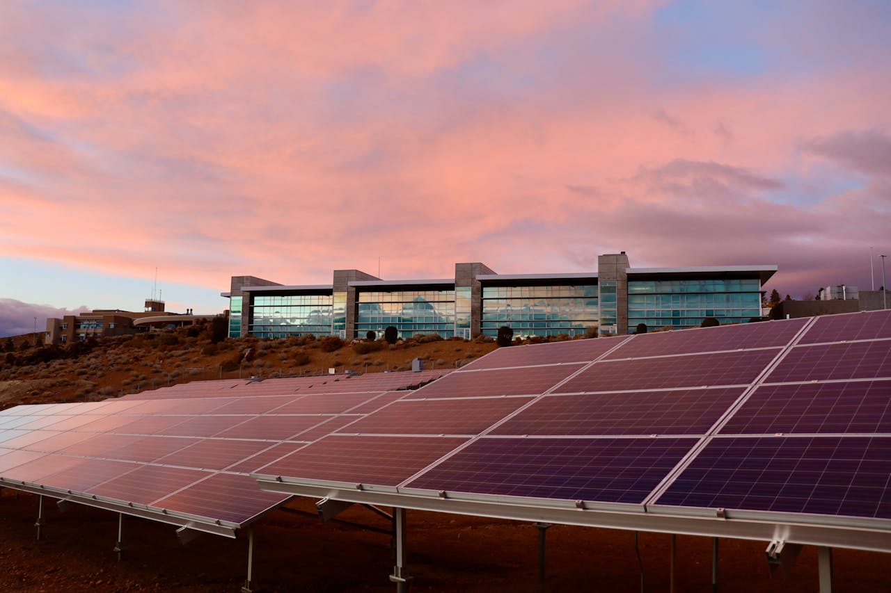 Solaranlage vor Gewerbe